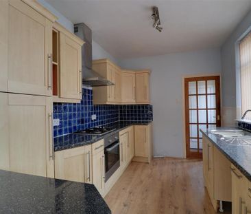 3 bedroom semi-detached house to rent - Photo 5