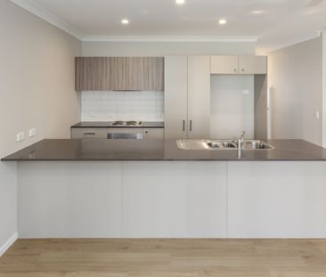 A New Standard of Suburban Sophistication - Photo 4