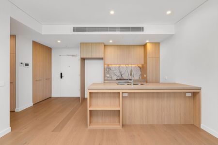 Luxury, Light & Panoramic City Views - A Penthouse-Style Sanctuary - Photo 4