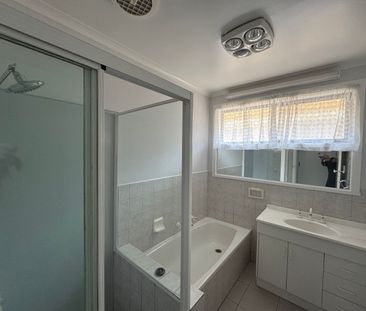 3 BEDROOM FAMILY HOME - Photo 6