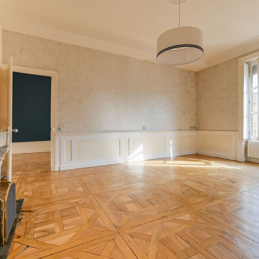 Location Appartement 4 pièces 127m² LYON 2ème - Photo 1