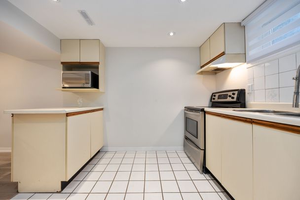 For Lease - 14 Foxwood Grove Unit# Bsmt, Toronto, Ontario - Photo 1