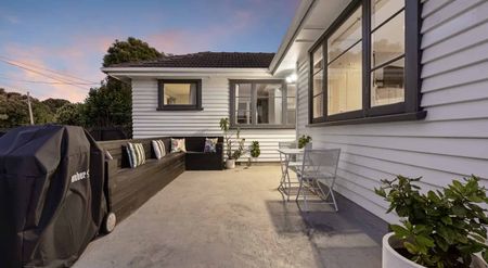 Fantastic family home in Burnside - Photo 2