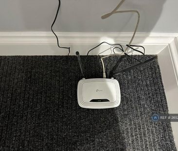 1 bedroom in a house share to rent - Photo 2