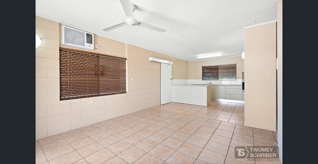 Two bedroom duplex – Garden Maintenance included - Photo 1