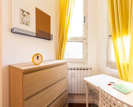 Via Paolo Bassi, Milan, Lombardy 20159 - Photo 2