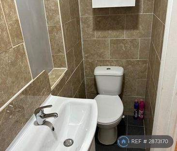 1 bedroom in a house share to rent - Photo 6