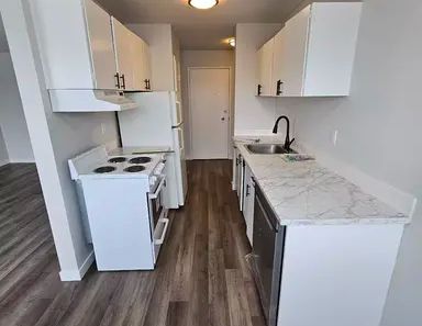 1 Bedroom Suite w/ PLANK FLOORING & DISHWASHER 9570 163 Street NW | 9560 163 Street Northwest, Edmonton - Photo 1