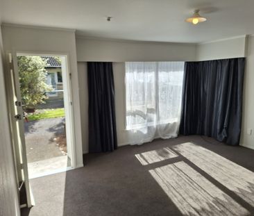 Popular unit in Puhinui - Photo 3