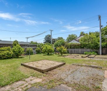 69 Stradbroke Street, Deakin ACT 2600 - House For Rent | Domain - Photo 3