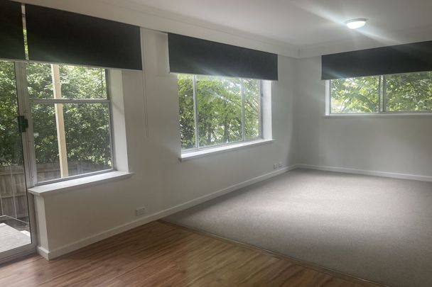 2 Bedroom, 1 Bathroom Unit – South Hobart - Photo 1