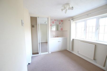 2 bedroom terraced house to rent - Photo 3