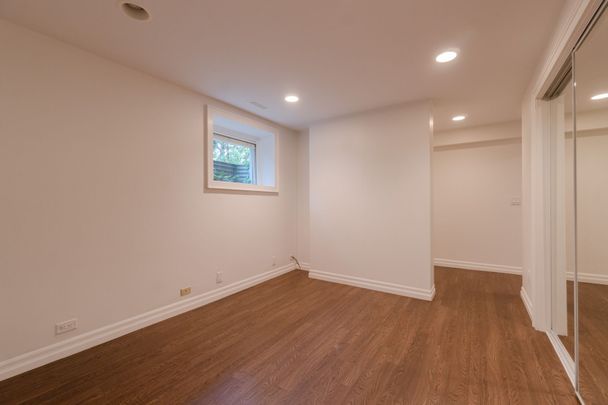 For Lease - 215-217 Carlton Street Unit# Unit 1, Toronto, Ontario - Photo 1