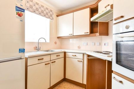 1 bedroom penthouse to rent - Photo 2