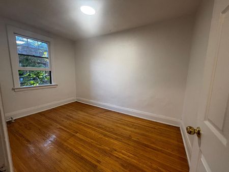 For Lease - 2393 Queen Street Unit# 17, Toronto, Ontario - Photo 5