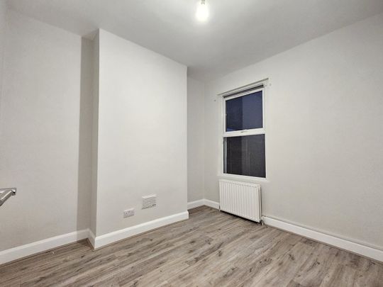 2 Bed Flat, Antill Road, N15 - Photo 1