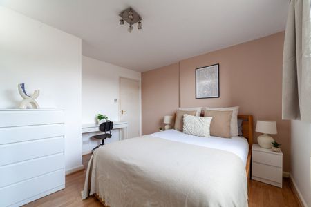 1 Bed Flat, China Court, E1W - Photo 5