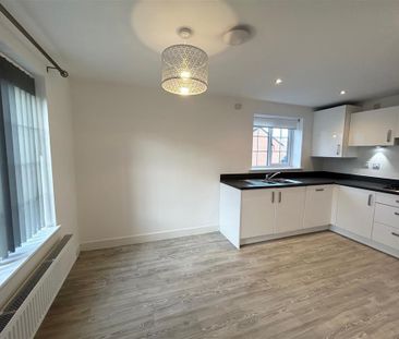 Cutter Lane, Doncaster, New Rossington - Photo 4