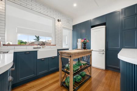 2 Bedroom + Study Top-Floor Art Deco Elegance in the Heart of St Kilda - Photo 5