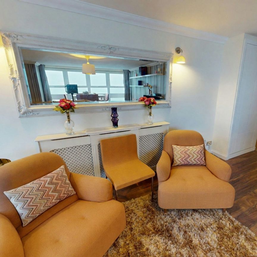 Flat to rent on - Photo 1