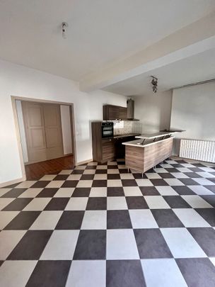 Type V avec PARKING - Situé en hyper centre de Poitiers - Photo 1