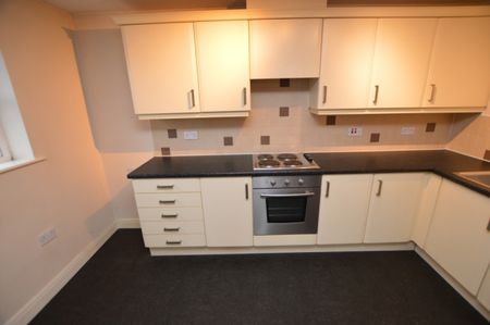 2 Bedroom FIrst Floor Flat - Photo 4