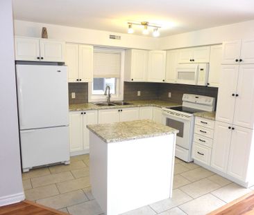 For Lease - 216 Carillon Street Unit# 2, Vanier and Kingsview Park,... - Photo 3