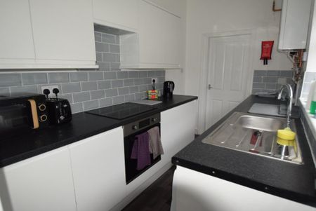 3 bedroom terraced house to rent - Photo 2