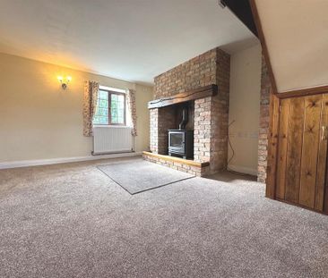 2 bedroom semi-detached house to rent - Photo 3