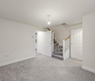 2 bedroom semi-detached house to rent - Photo 2