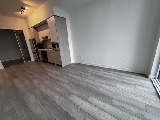 For Lease - 1007 The Queensway N/A Unit# 810, Toronto, Ontario - Photo 1