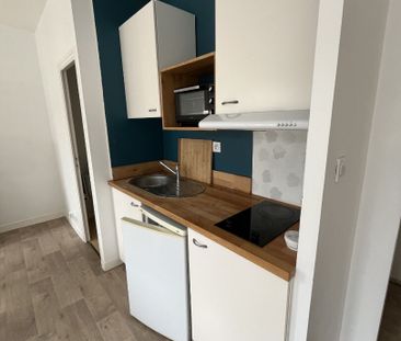 Location Appartement 1 pièce 23m² - Photo 3