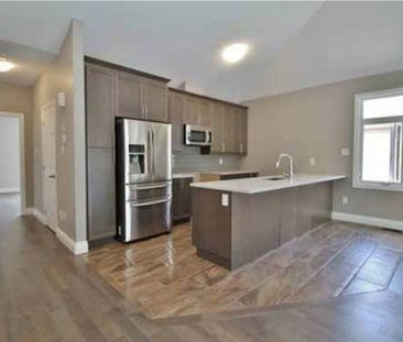 Spacious Modern Townhome in a Prime Orleans Location - Photo 3