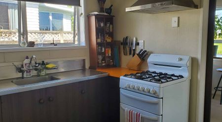 Charming, sunny home in a great location. - Photo 3