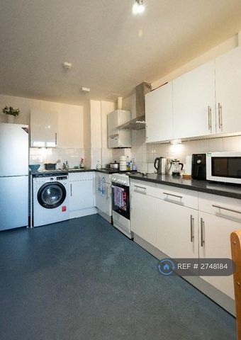 1 bedroom in a house share to rent - Photo 4