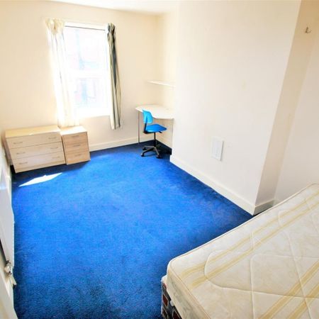 5 Bed Terraced House, Royal Park Terrace, LS6 - Photo 3