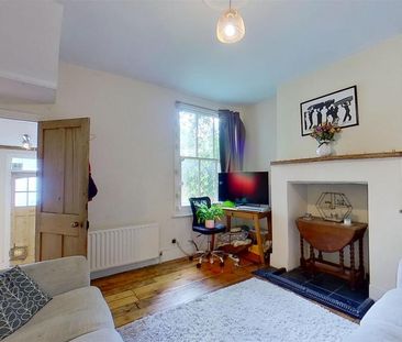 4 bedroom semi-detached house to rent - Photo 6