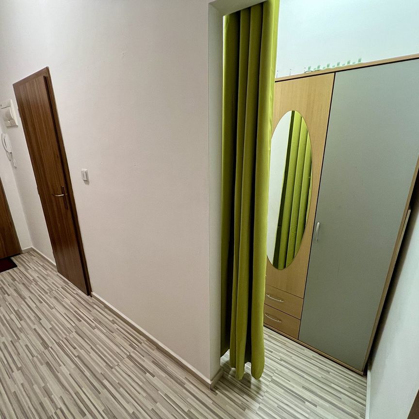 Pronájem bytu 1+kk 37 m² - Photo 1