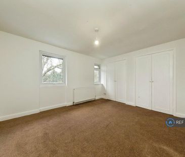 5 bedroom semi-detached house to rent - Photo 3