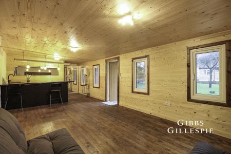 6 bedroom detached house to rent - Photo 2