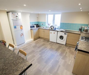 3 bedroom terraced house to rent - Photo 5