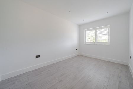 4 bedroom detached house to rent - Photo 5