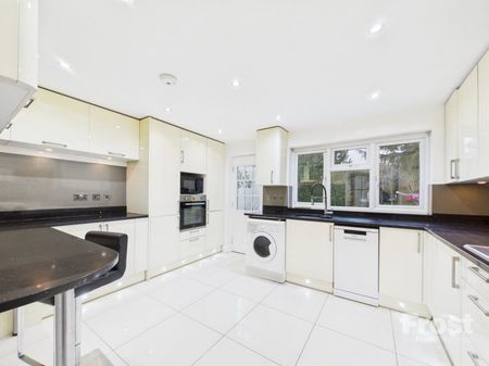 Chiltern Road, Burnham,SL1 - Photo 2