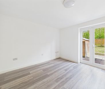 2 bedroom Town house to rent - Photo 4