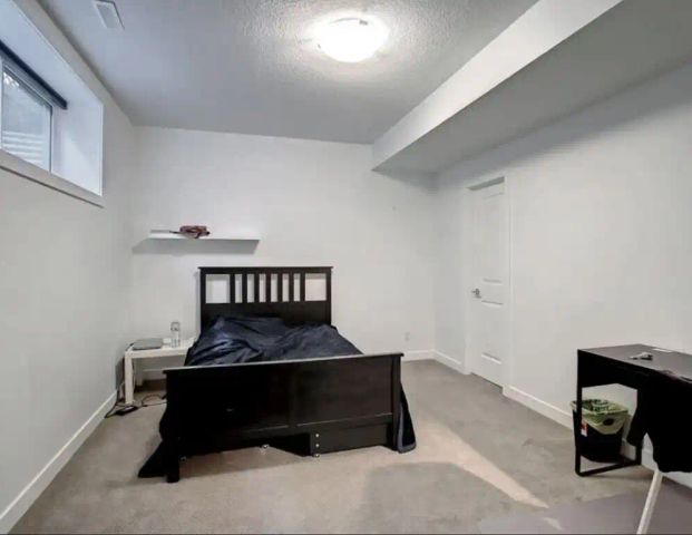 female only! Inner city modern style house single room for rent — 5 Bedrooms Room For Rent - Photo 1