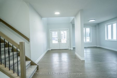 Detached Home For Lease | X8033514 - Photo 3