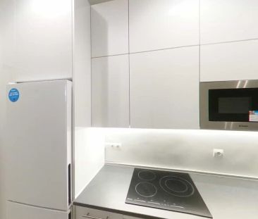 Piso de alquiler en Calle de Gutierre de Cetina, Pueblo Nuevo - Photo 3