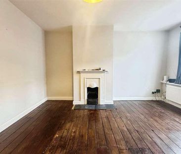 Auckland Road, Reading, Berkshire, RG6 - Photo 1
