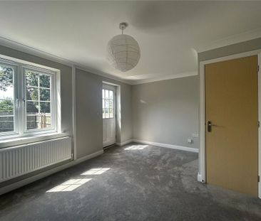 2 bedroom end of terrace house to rent - Photo 2