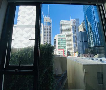 Delicate & Bright Fully Furnished Studio Apartment - Photo 2